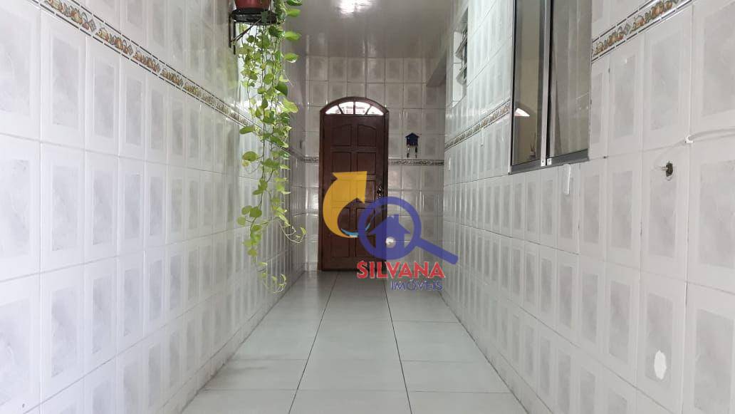 Casa à venda com 3 quartos, 224m² - Foto 14