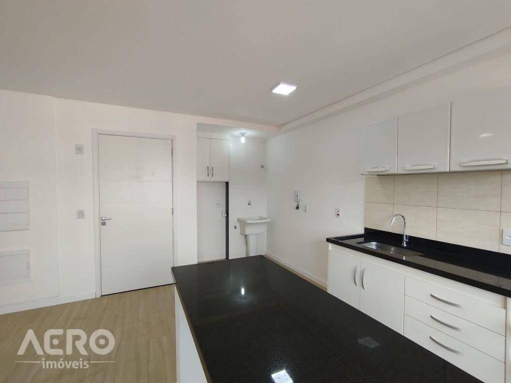 Apartamento para alugar com 2 quartos, 60m² - Foto 4