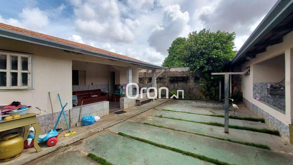 Casa à venda com 5 quartos, 333m² - Foto 11