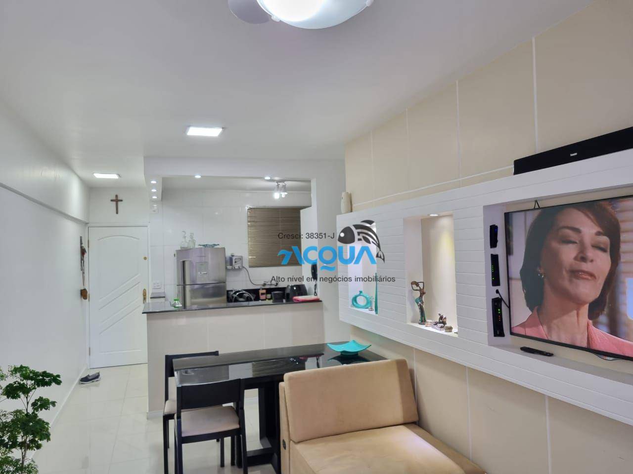 Apartamento à venda com 2 quartos, 70m² - Foto 2