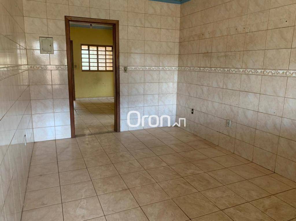 Casa à venda com 2 quartos, 163m² - Foto 2