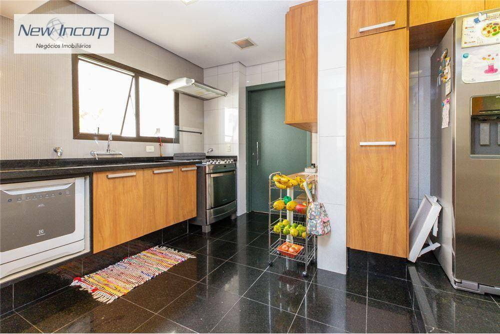 Apartamento à venda com 3 quartos, 218m² - Foto 28