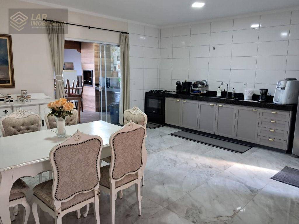 Casa, 3 quartos, 220 m² - Foto 5