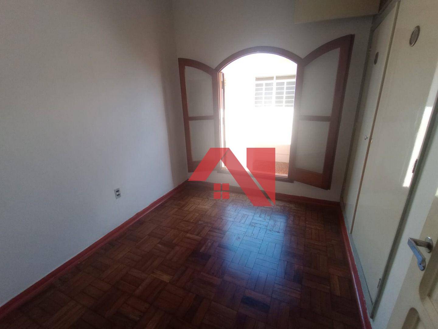 Casa à venda com 3 quartos, 218m² - Foto 39