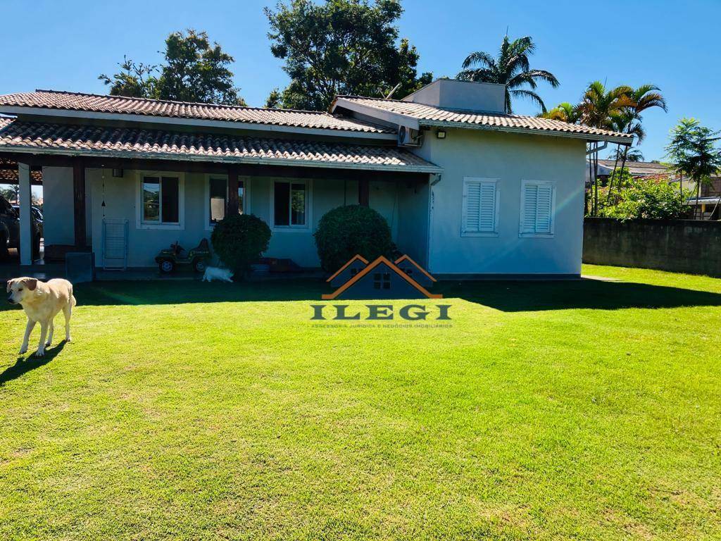 Casa de Condomínio à venda com 3 quartos, 200m² - Foto 1