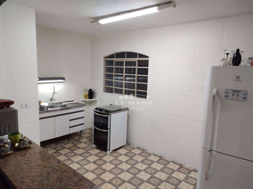 Casa à venda com 2 quartos, 80m² - Foto 7