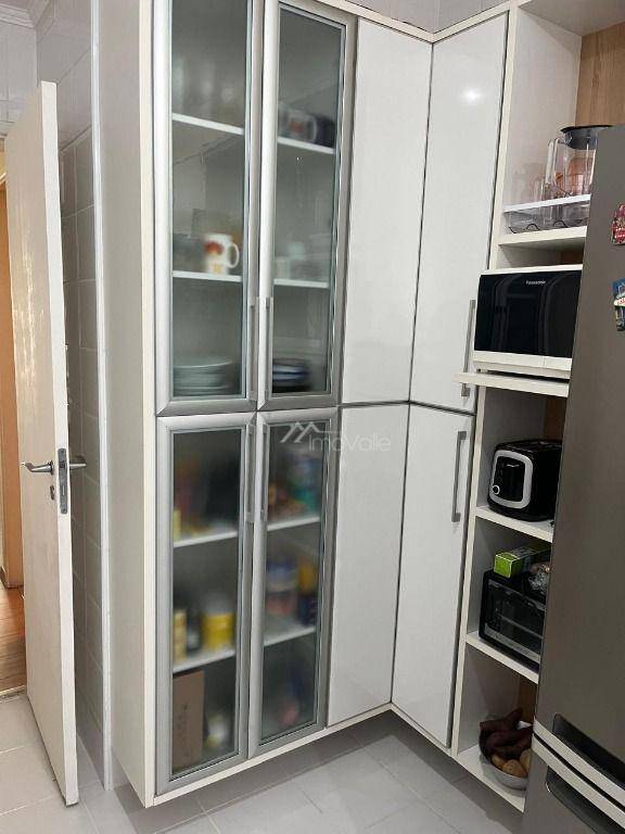 Apartamento à venda com 4 quartos, 140m² - Foto 6