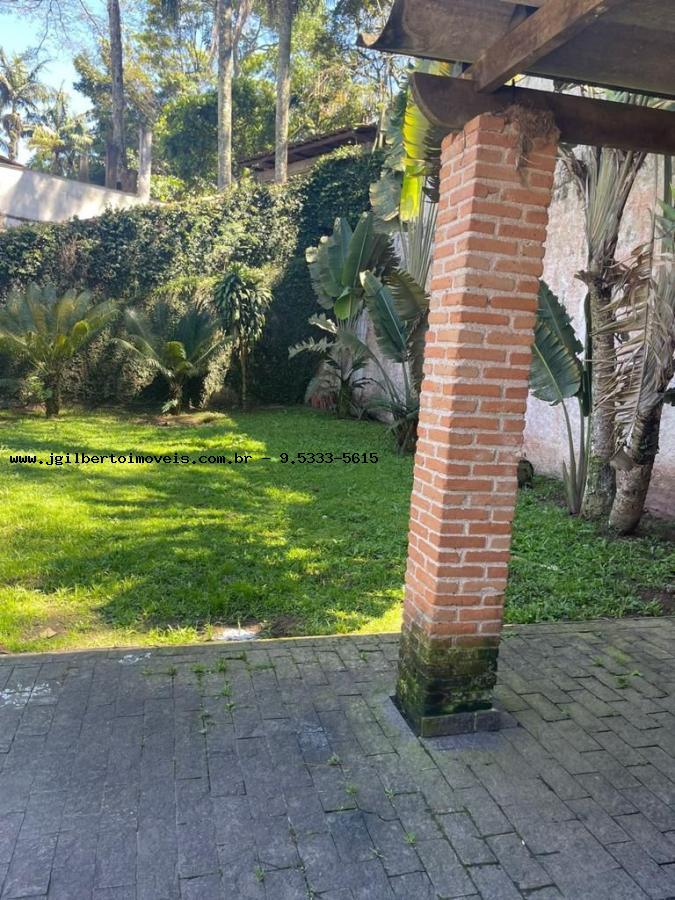 Casa à venda com 3 quartos, 333m² - Foto 2