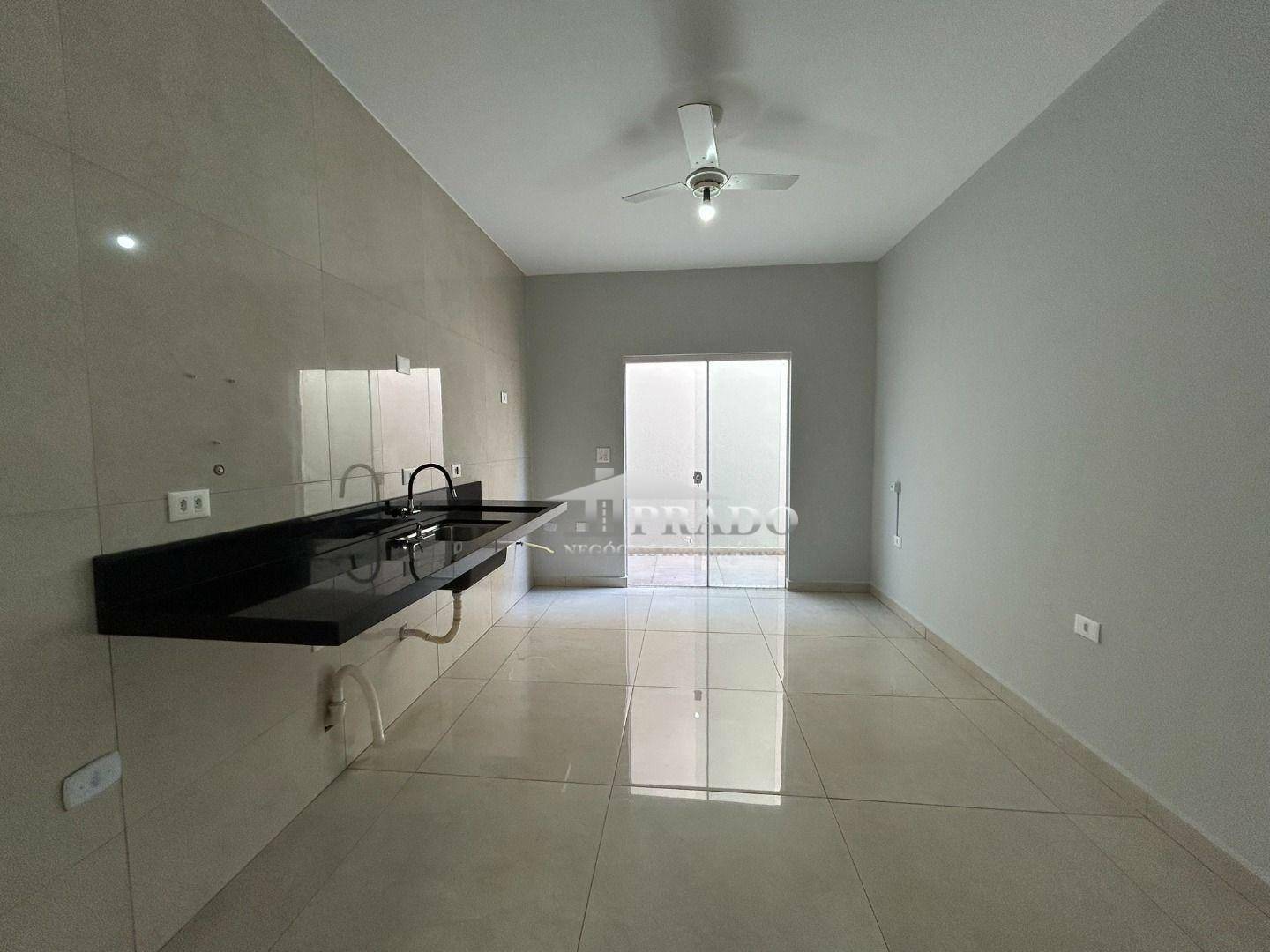Casa à venda com 3 quartos, 220m² - Foto 11