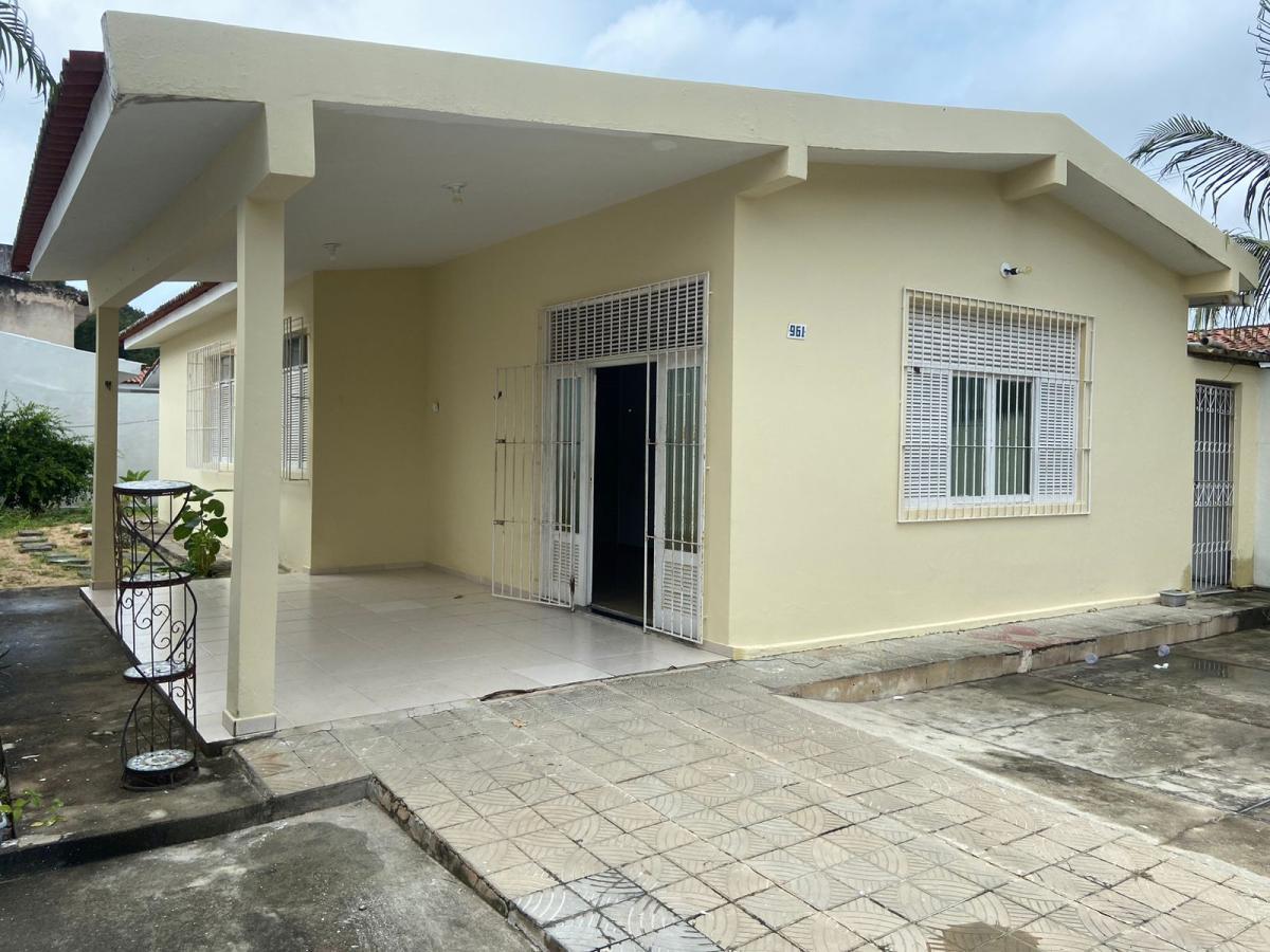 Casa para alugar com 3 quartos, 130m² - Foto 1