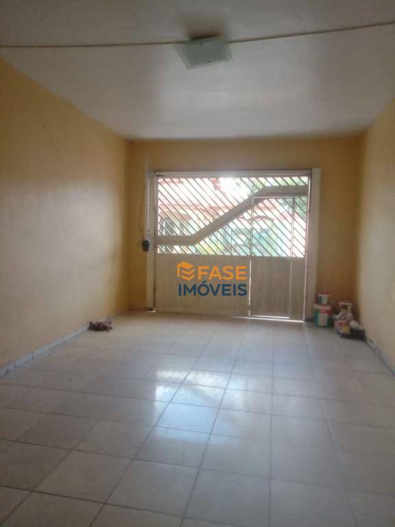 Casa de Condomínio à venda com 5 quartos, 320m² - Foto 4