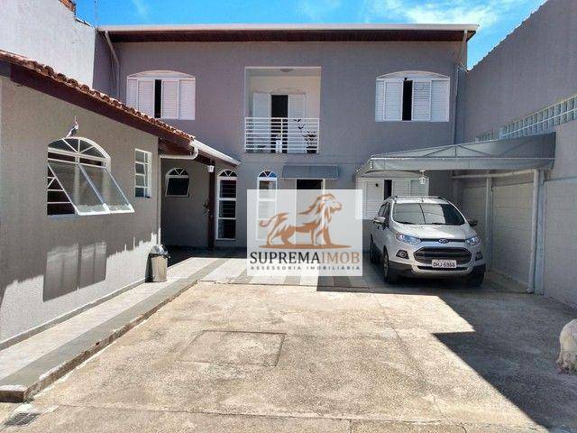 Casa à venda com 3 quartos, 198m² - Foto 1