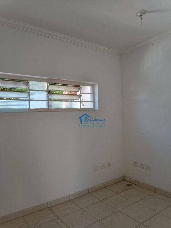 Casa para alugar com 3 quartos, 180m² - Foto 12