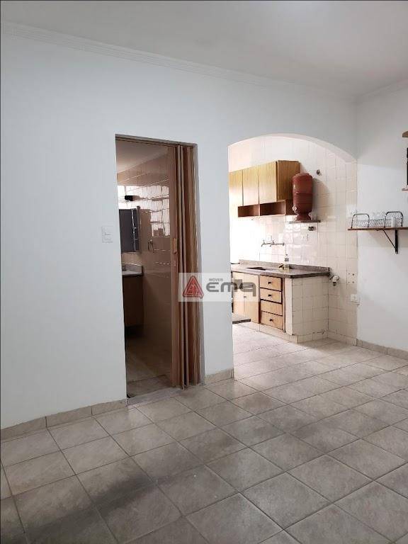 Casa para alugar com 2 quartos, 120m² - Foto 6