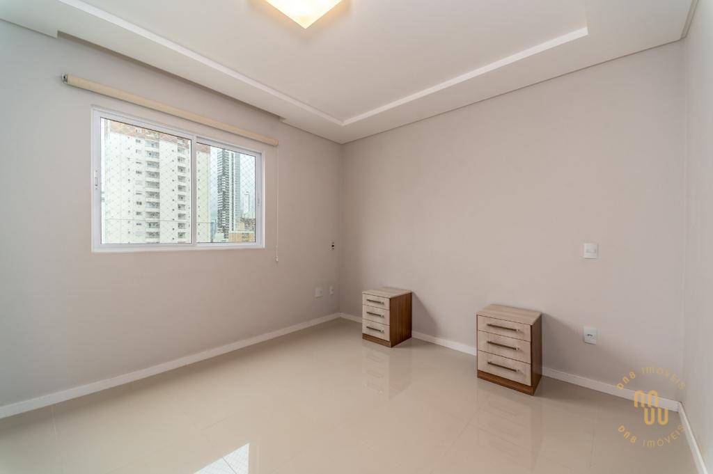 Apartamento à venda com 3 quartos, 123m² - Foto 16