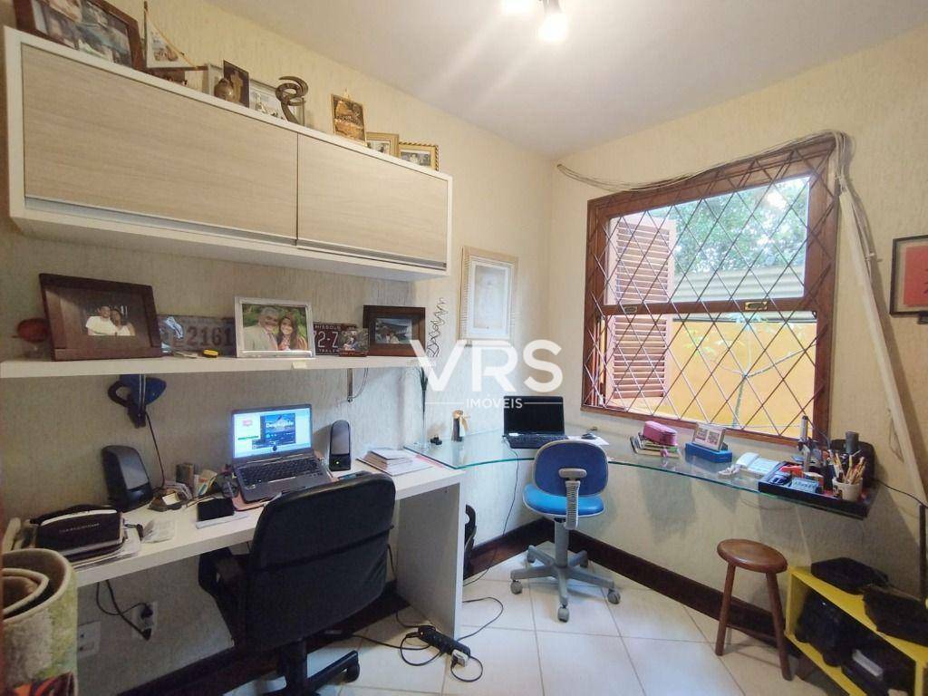 Casa à venda com 5 quartos, 180m² - Foto 13