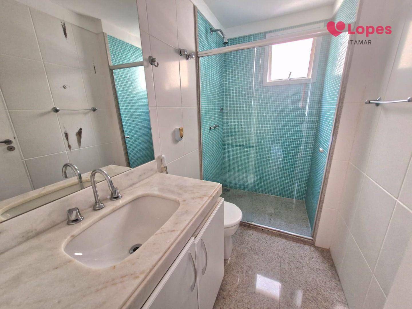 Apartamento para alugar com 4 quartos, 204m² - Foto 14