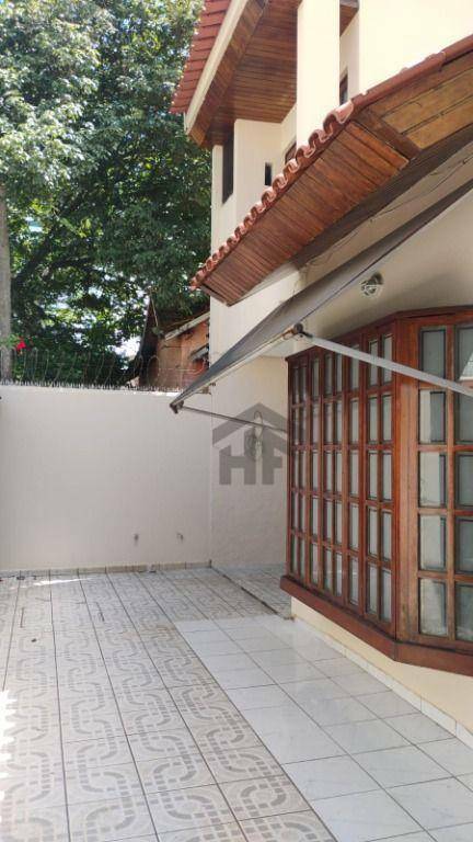 Casa à venda com 3 quartos, 240M2 - Foto 4