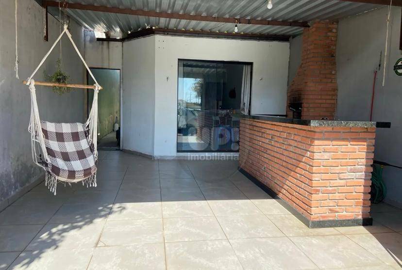 Casa à venda com 2 quartos, 100m² - Foto 3