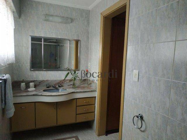 Apartamento à venda com 3 quartos, 220m² - Foto 7