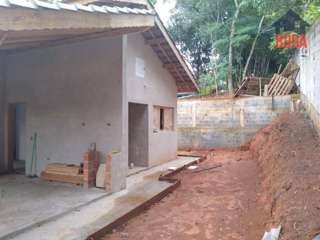 Casa à venda com 2 quartos, 130m² - Foto 3