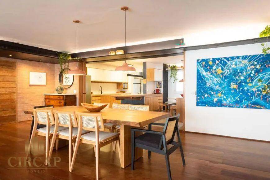 Apartamento para alugar com 3 quartos, 210m² - Foto 1