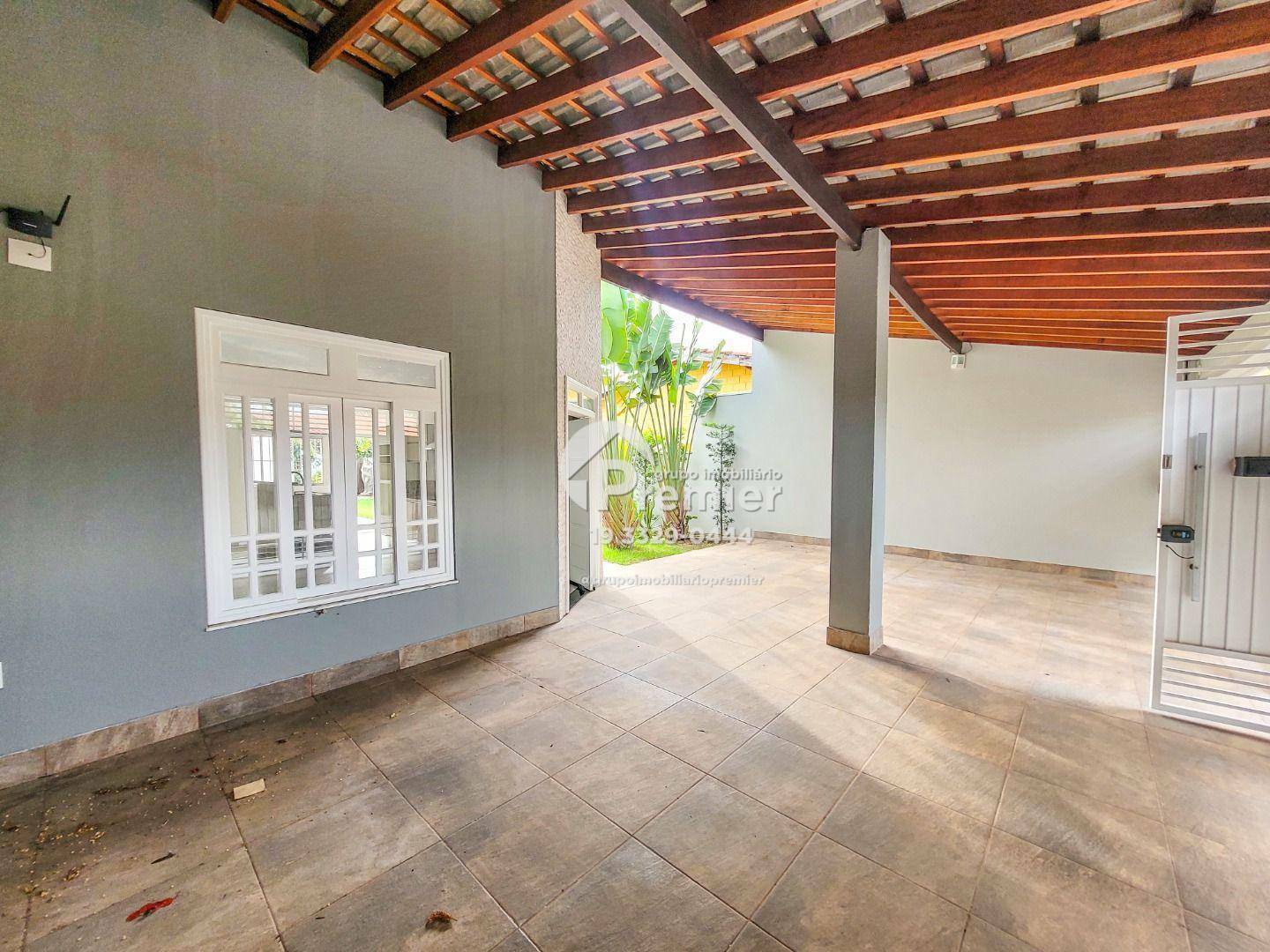 Casa à venda e aluguel com 3 quartos, 204m² - Foto 2