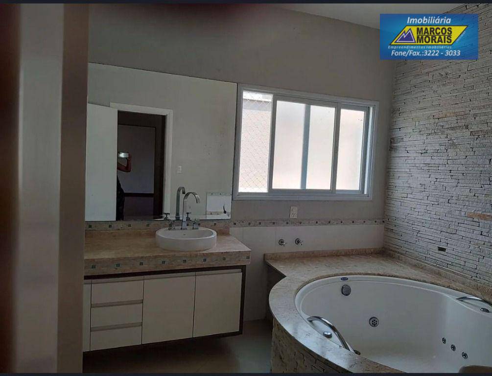 Casa de Condomínio à venda com 4 quartos, 420m² - Foto 4