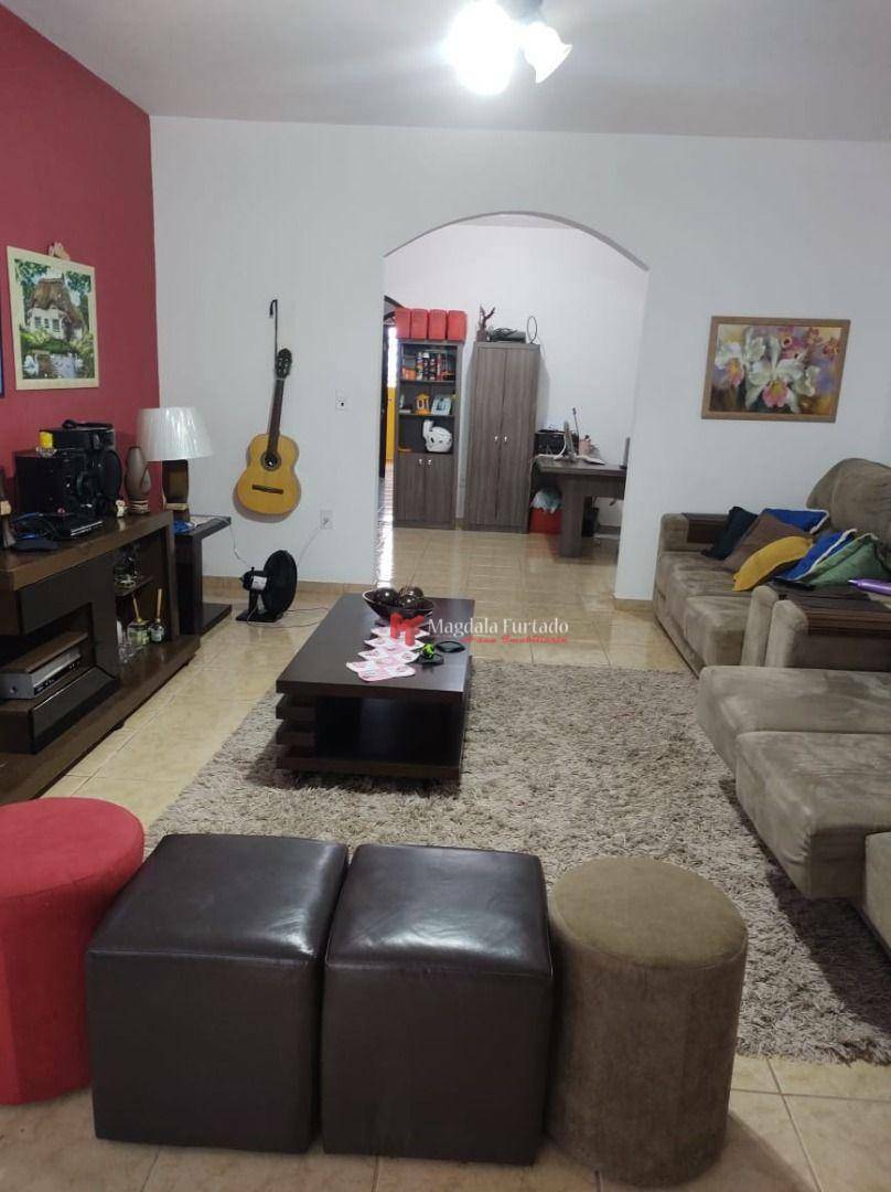 Casa à venda com 3 quartos, 250m² - Foto 7