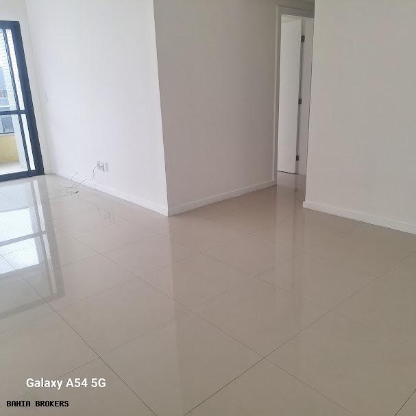 Apartamento para alugar com 3 quartos, 97m² - Foto 2