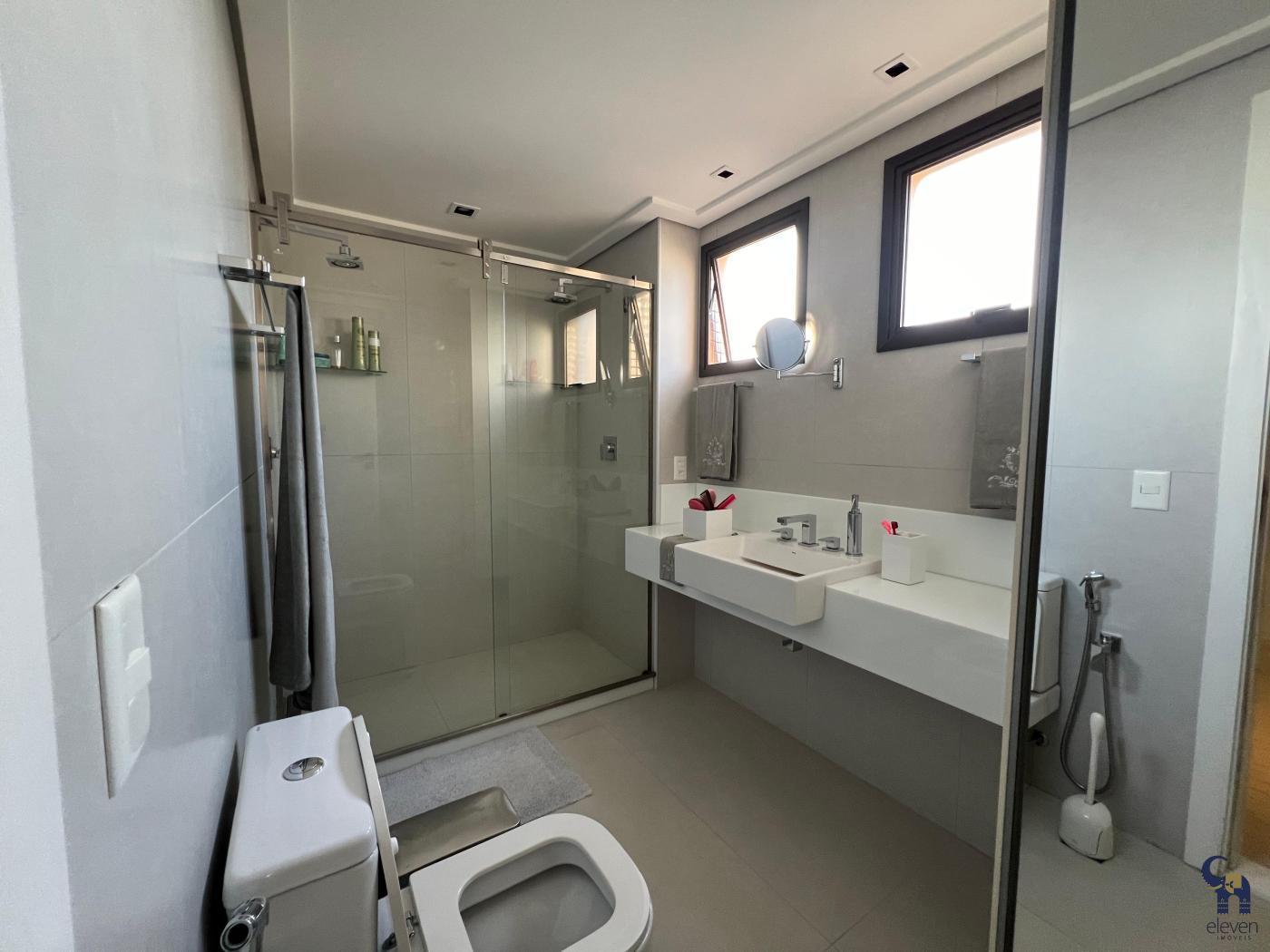 Apartamento à venda com 3 quartos, 232m² - Foto 23