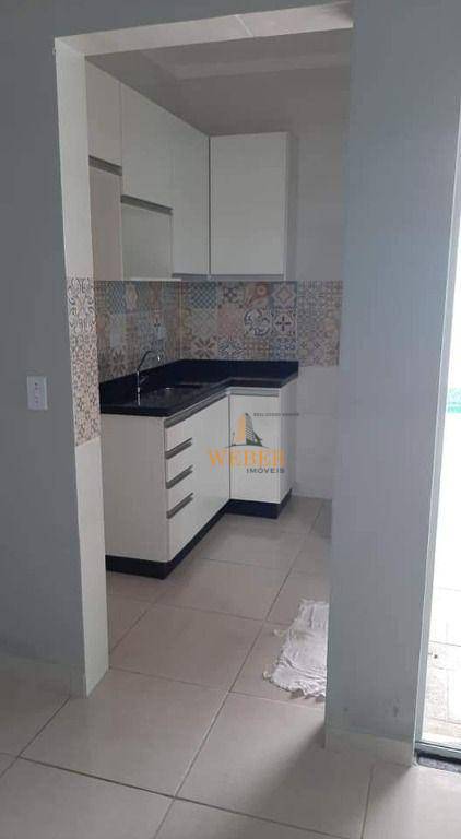 Casa à venda com 2 quartos, 68m² - Foto 4