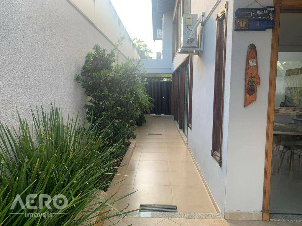 Casa de Condomínio à venda com 4 quartos, 295m² - Foto 12