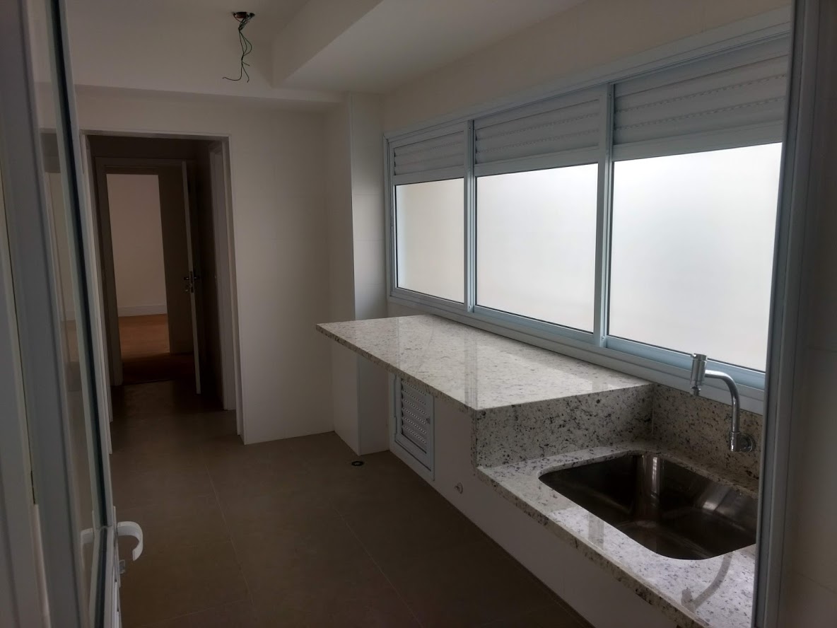 Apartamento à venda com 3 quartos, 205m² - Foto 4