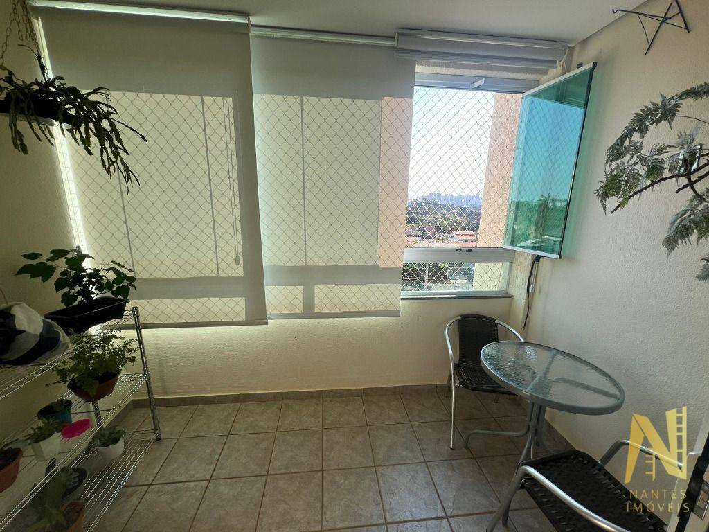 Apartamento à venda com 3 quartos, 96m² - Foto 4