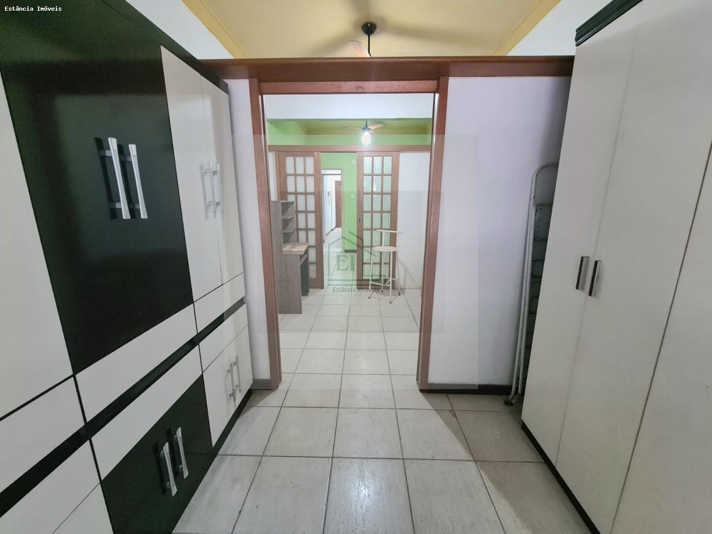 Apartamento à venda com 1 quarto, 42m² - Foto 2