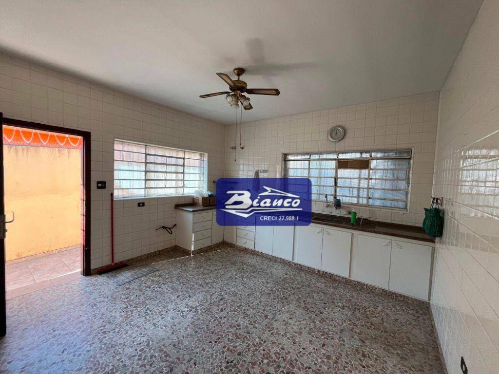 Casa à venda com 3 quartos, 181m² - Foto 18