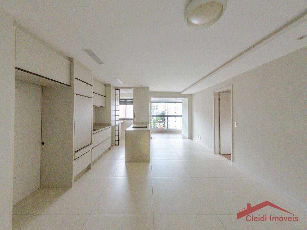 Apartamento à venda com 2 quartos, 76m² - Foto 3