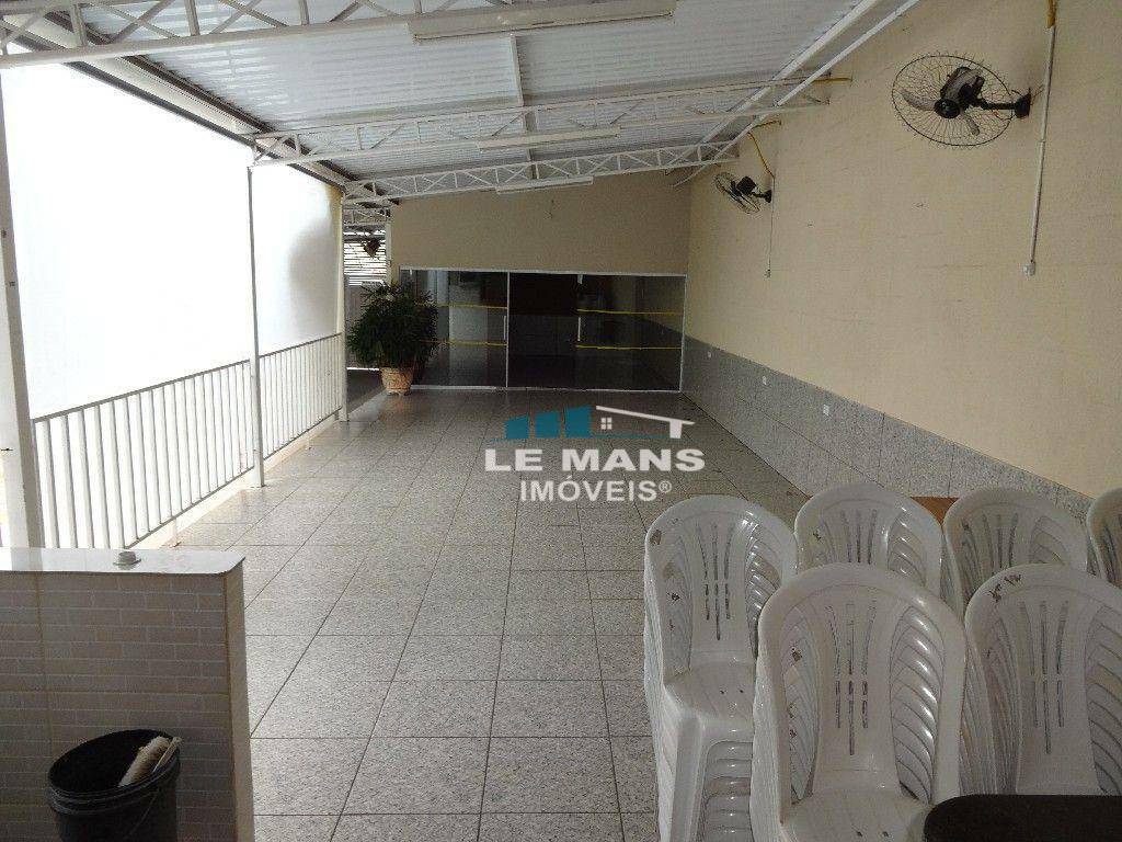 Chácara à venda com 4 quartos, 450m² - Foto 9