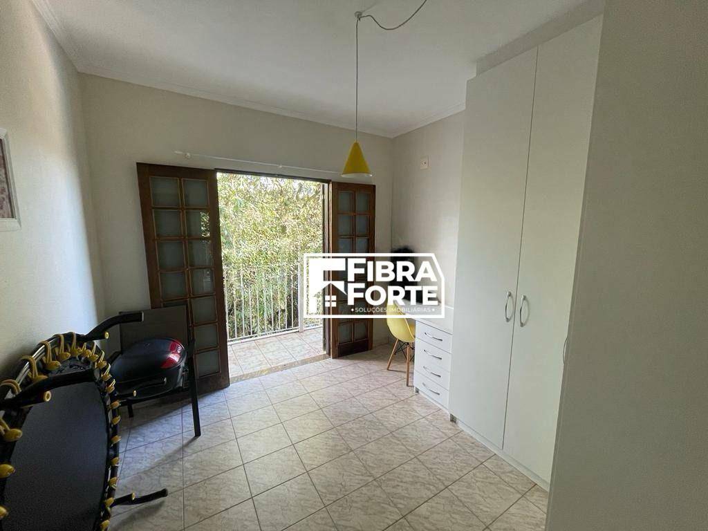 Casa à venda com 3 quartos, 274m² - Foto 17
