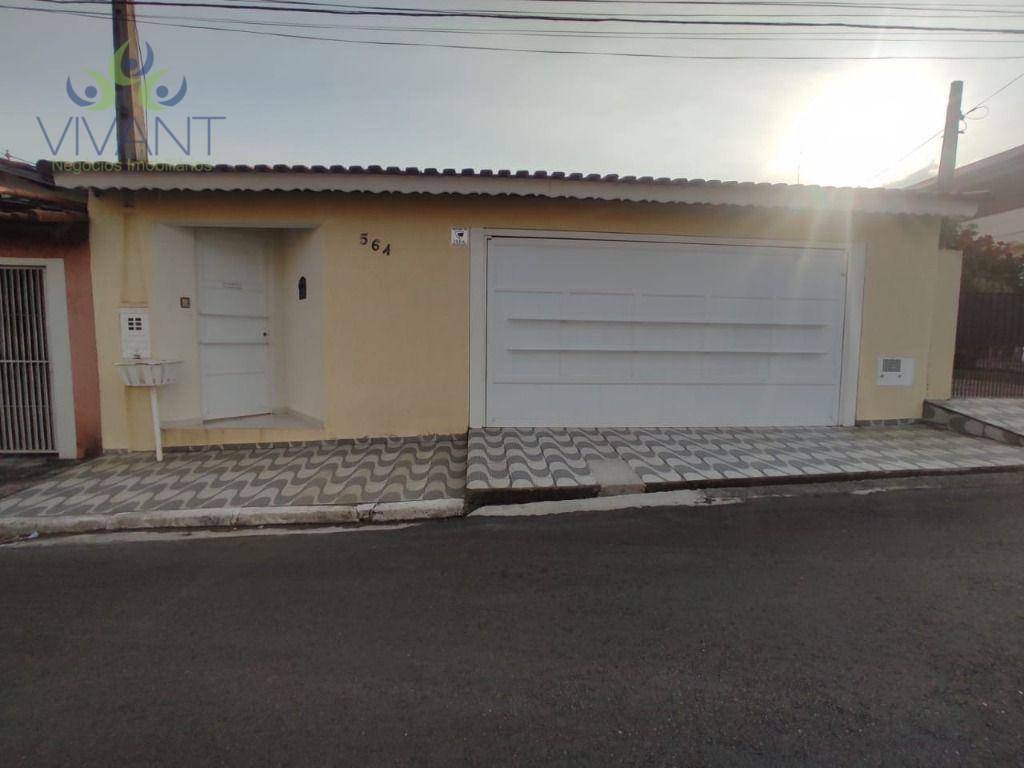 Casa à venda com 3 quartos, 198m² - Foto 2