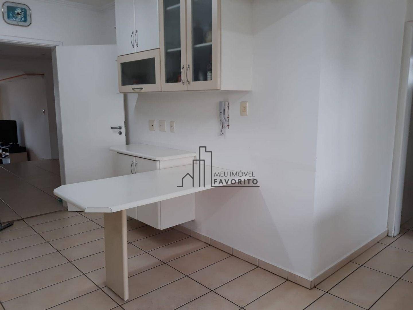 Apartamento para alugar com 3 quartos, 180m² - Foto 9