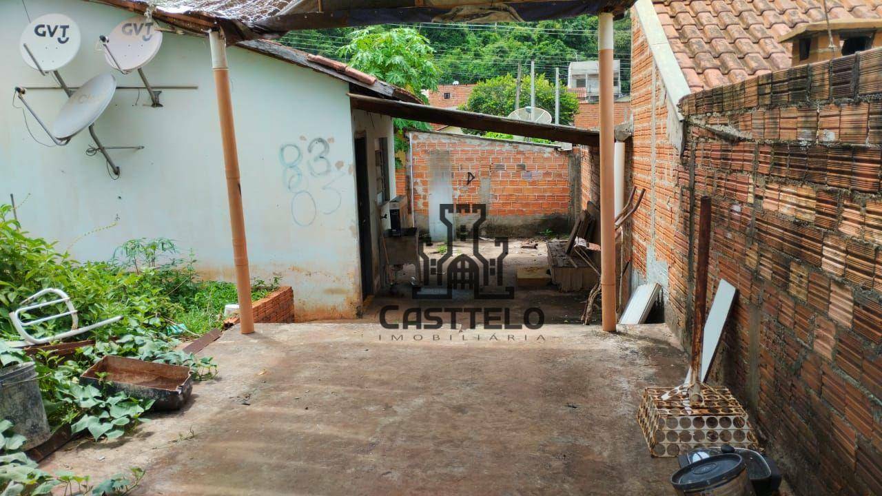 Casa à venda com 2 quartos, 60m² - Foto 4