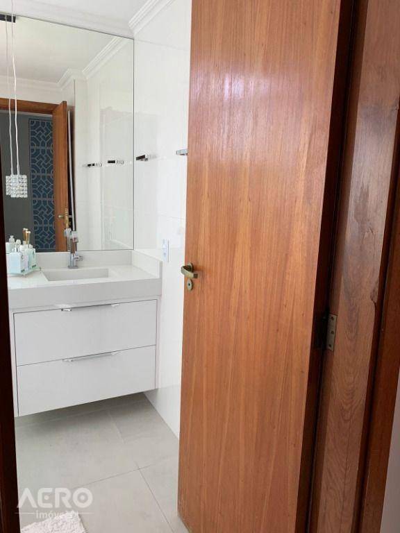 Apartamento à venda com 2 quartos, 74m² - Foto 2