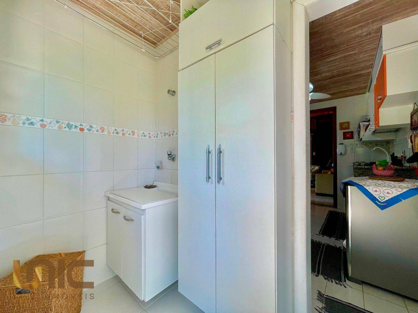 Casa de Condomínio à venda com 4 quartos, 232m² - Foto 31