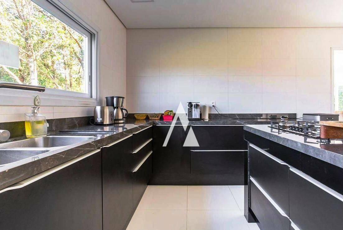 Casa de Condomínio para alugar com 3 quartos, 400m² - Foto 24