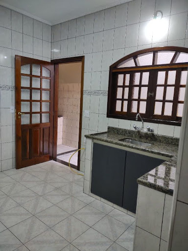 Casa à venda com 2 quartos, 64m² - Foto 1