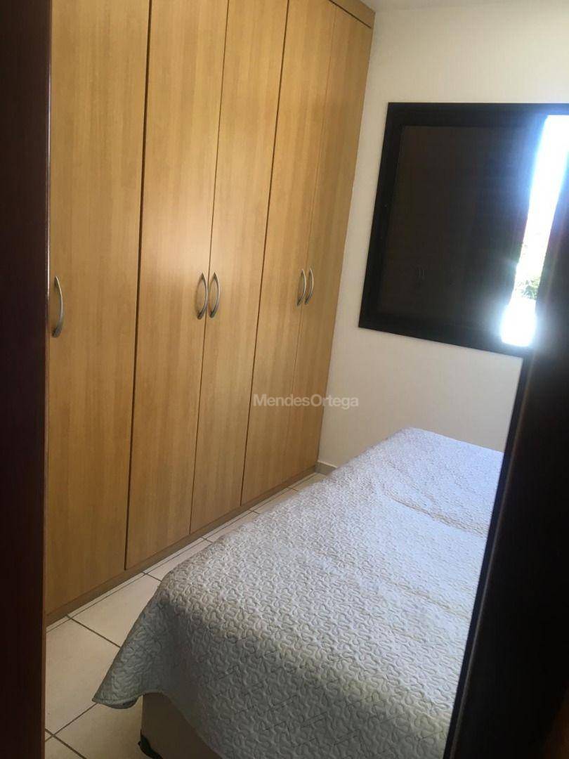 Apartamento para alugar com 3 quartos, 86m² - Foto 4