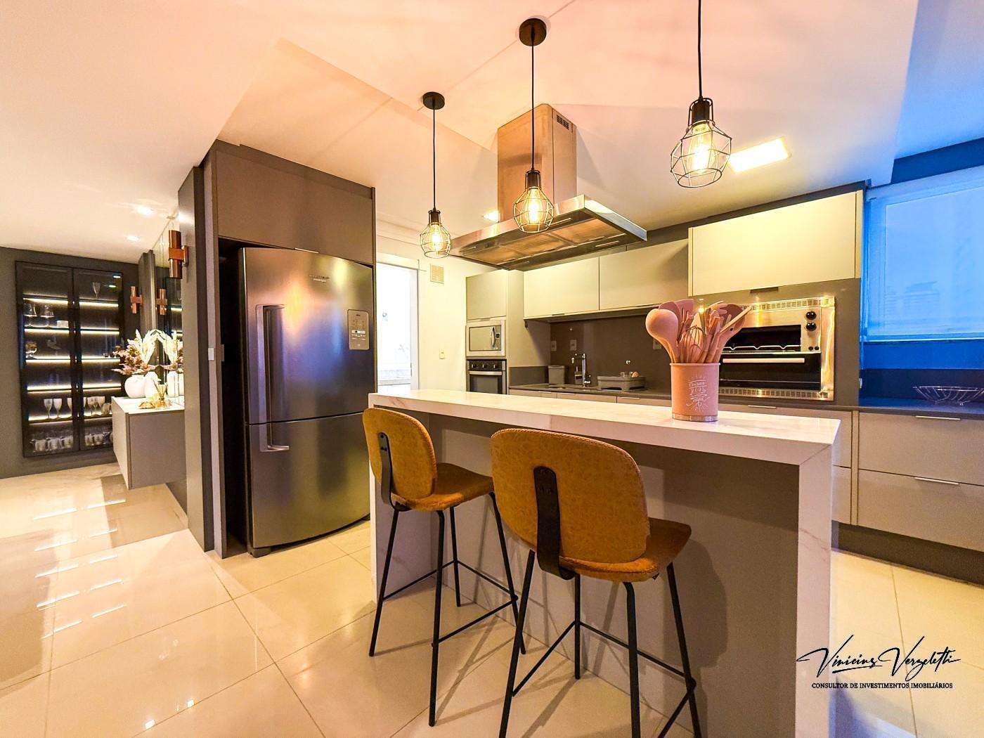 Apartamento para alugar com 3 quartos, 140m² - Foto 14