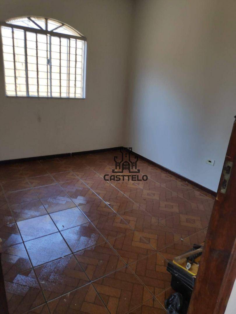 Casa à venda com 3 quartos, 158m² - Foto 7